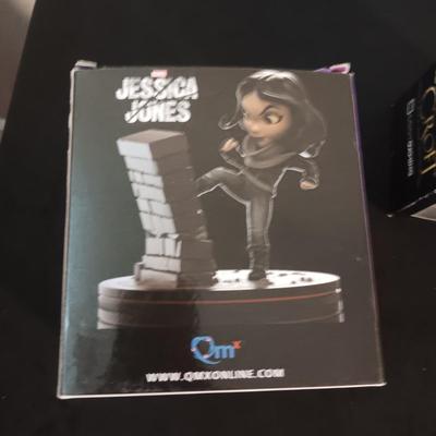 QFig ACTION FIGURE "JESSICA JONES" & "LARA CROFT" 20 YEARS OF AN ICON