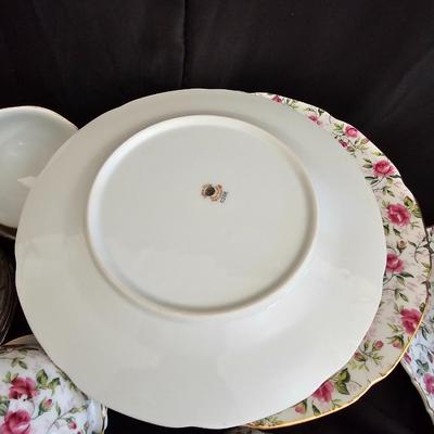 Vintage George Z. Lefton Hand Painted "Rose Chintz 658R" Dinnerware set - Made in Japan - 1949 to 1955