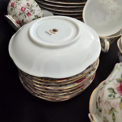 Vintage George Z. Lefton Hand Painted "Rose Chintz 658R" Dinnerware set - Made in Japan - 1949 to 1955