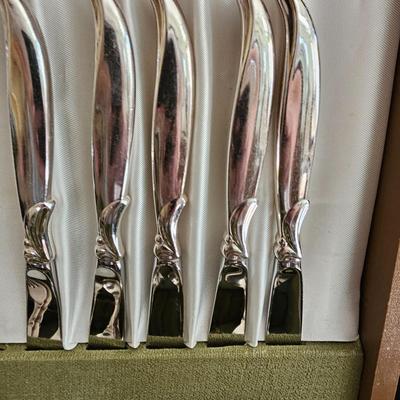 Nice 1847 Rogers Brox. Flair Silverplate flatware set in box - 44 piece!