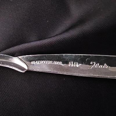 Nice 1847 Rogers Brox. Flair Silverplate flatware set in box - 44 piece!