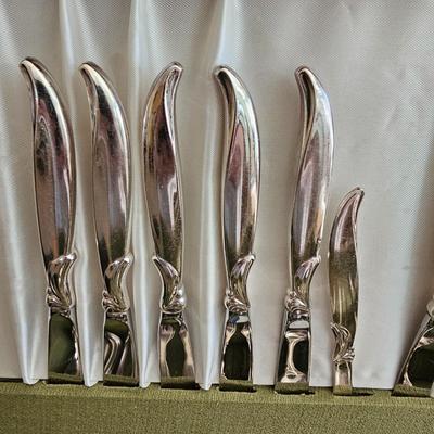 Nice 1847 Rogers Brox. Flair Silverplate flatware set in box - 44 piece!