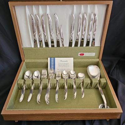 Nice 1847 Rogers Brox. Flair Silverplate flatware set in box - 44 piece!