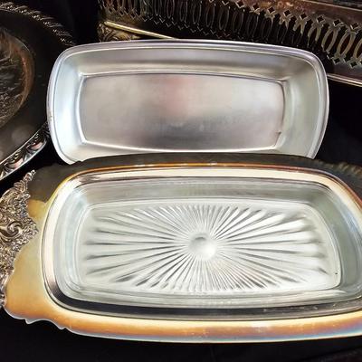 Silver Plated Oneida Chafer Buffet Set Dish Stand Food Warmer Serve ware with covered butter dish and 9" platter