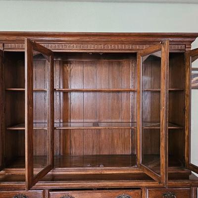 Beautiful Ethan Allen Royal Charter China Hutch and Base