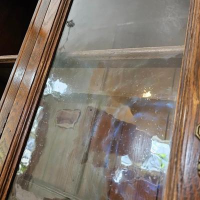 Beautiful Ethan Allen Royal Charter China Hutch and Base