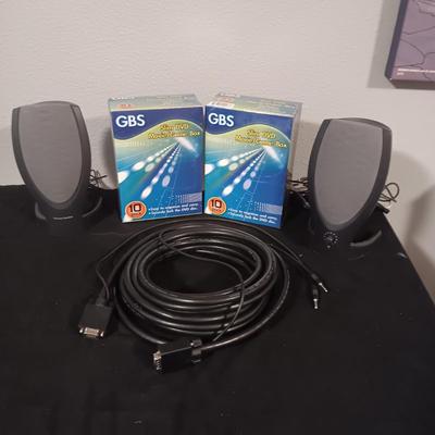 HARMAN/KARDON COMPUTER SPEAKERS, VGA CABLE & 2 BOXES OF SLIM DVD MOVIE/GAME BOXES
