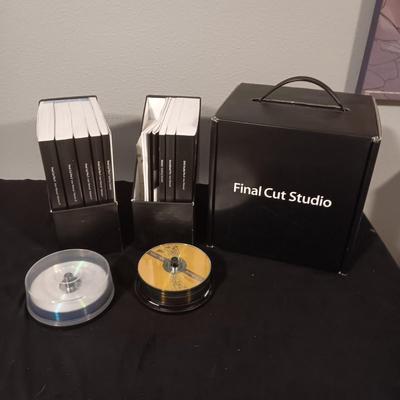 APPLE FINAL CUT STUDIO SOFTWARE & MANUALS PLUS BLANK CD's/DVD's