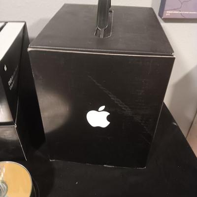 APPLE FINAL CUT STUDIO SOFTWARE & MANUALS PLUS BLANK CD's/DVD's