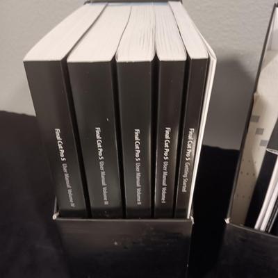 APPLE FINAL CUT STUDIO SOFTWARE & MANUALS PLUS BLANK CD's/DVD's