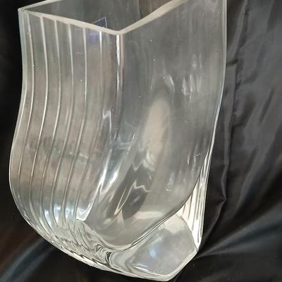 Two glass vases and a crystal ashtray - Tuscany Crystal Handcrafted Romania Art vase