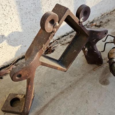 Yard & Garden art Metal Rustic wide mouth frog with unique Rock and metal made Scorpion