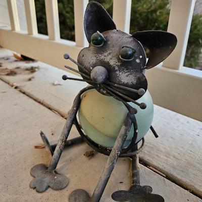 Lightweight metal cat and dog - the cleanest pets to have!