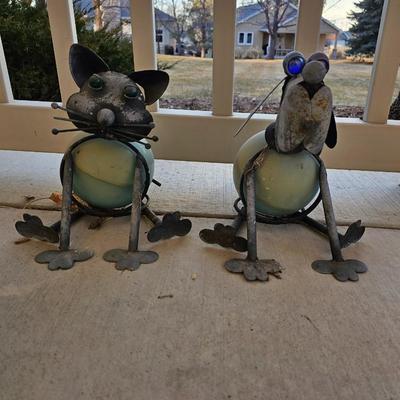 Lightweight metal cat and dog - the cleanest pets to have!