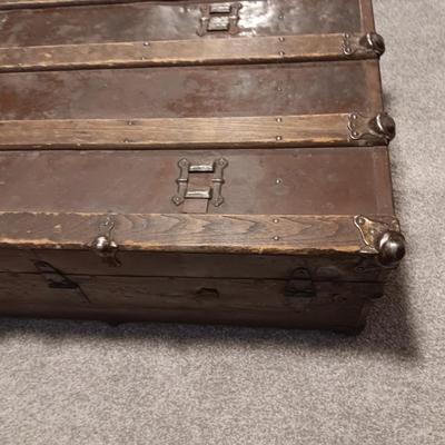 ANTIQUE METAL WITH WOOD SLATS TRUNK PLUS AN OVERSIZED THROW PILLOW