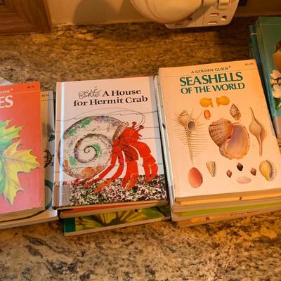 Large Lot - Nature Guides & ID References