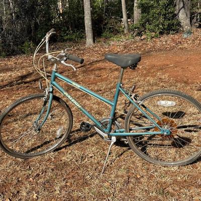 Lot of 3 Vintage Bikes including a Raleigh Grand Prix & Horizon!