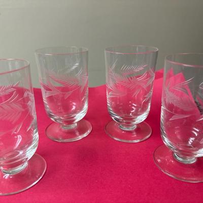 Tiffan-Franciscan cut wheat 5 oz glass set of 4