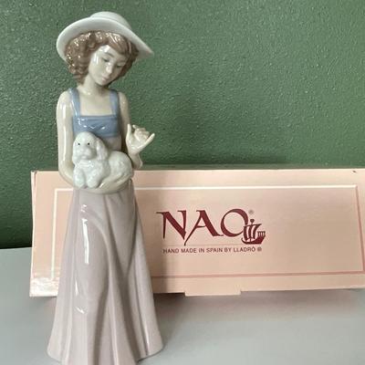 NAO Lladro Lady w/Poodle, Made in Spain