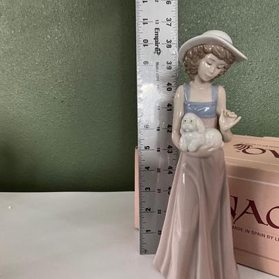 NAO Lladro Lady w/Poodle, Made in Spain