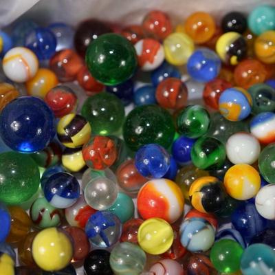 LOT OF VINTAGE MARBLES FIVE POUNDS! UNSORTED OVER 100