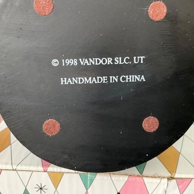 Vandor’s Pinkattitudes Bobble Head Poodle