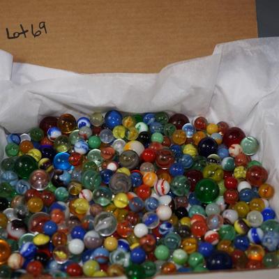 LOT OF UNSORTEED VINTAGE MARBLES 5 LBS 10 OZ,