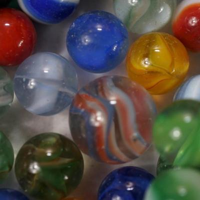 LOT OF VINTAGE MARBLES UNSORTED. SIX POUNDS