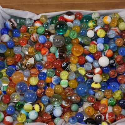 LOT OF VINTAGE MARBLES UNSORTED. SIX POUNDS
