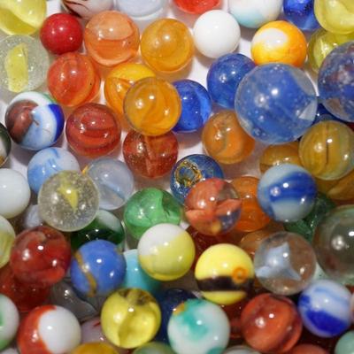 LOT OF VINTAGE MARBLES UNSORTED. SIX POUNDS