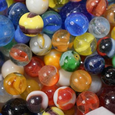 LOT OF VINTAGE MARBLES UNSORTED. SIX POUNDS