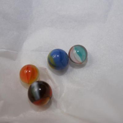 LOT OF VINTAGE MARBLES UNSORTED FIVE POUNDS PLUS STEEL MARBLES VARIOUS SIZES