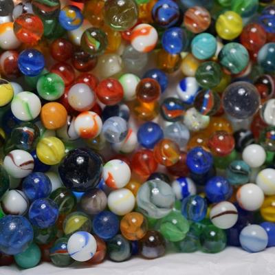 LOT OF VINTAGE MARBLES UNSORTED FIVE POUNDS PLUS STEEL MARBLES VARIOUS SIZES