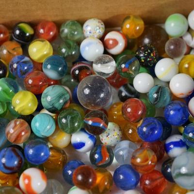 LOT OF VINTAGE MARBLES UNSORTED FIVE POUNDS PLUS STEEL MARBLES VARIOUS SIZES