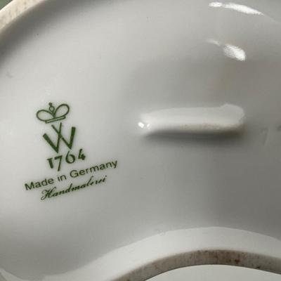 Wallendorfer Lady Figurine w/poodles