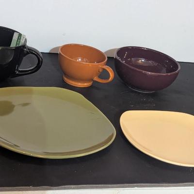33 Pieces Of Colored Dishes