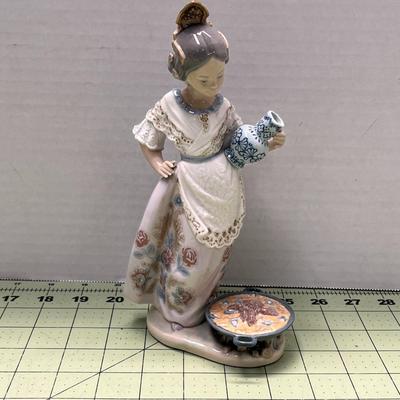 Lladro "Making Paella" Porcelain Figurine