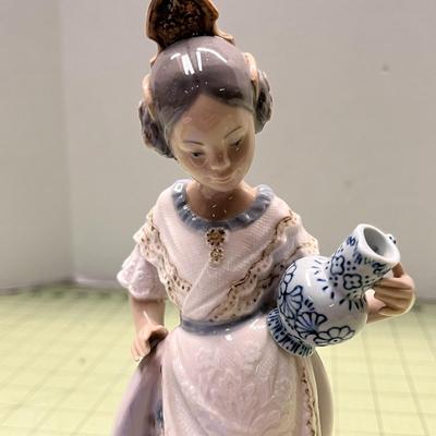 Lladro "Making Paella" Porcelain Figurine