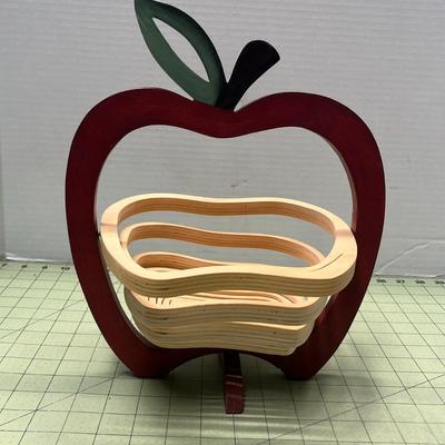 Collapsable Wooden Apple Basket & Trivet