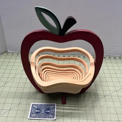 Collapsable Wooden Apple Basket & Trivet