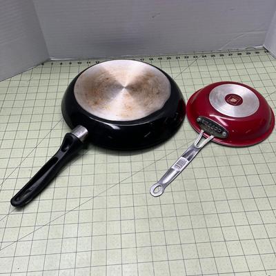 2 Cooking Pans