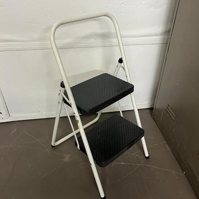 Cosco 2-Step Ladder