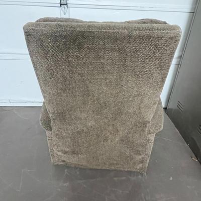 Tabn Recliner with Lift Kit Accessory