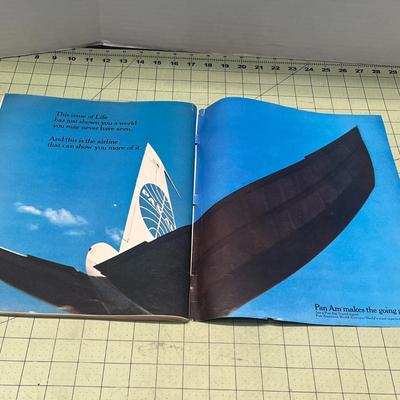 LIFE Magazine - Vintage December 22, 1967