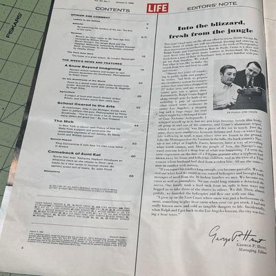 LIFE Magazine - Vintage January 5, 1968 & December 15, 1967