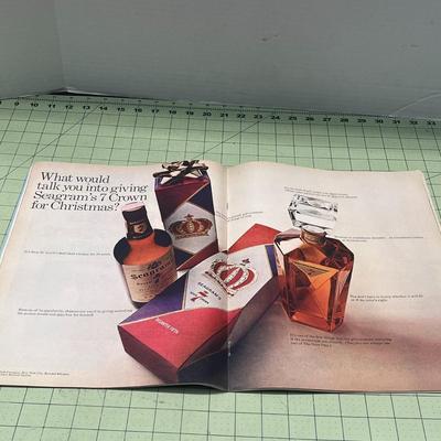 LIFE Magazine - Vintage January 5, 1968 & December 15, 1967