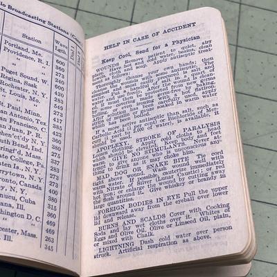 Vintage 1927 Pocket Calendar