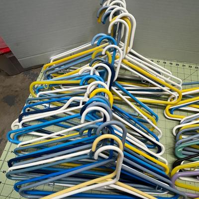 Plastic Clothing Hangers