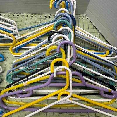 Plastic Clothing Hangers