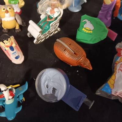 MCDONALDS HAPPY MEAL TOYS AND MANY VIEW MASTER SLIDES